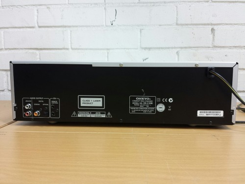 Onkyo DX-C390 Compact Disc Changer, 2010