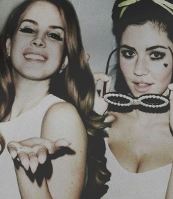 miley-and-lana:  Lana Del Rey & Miley