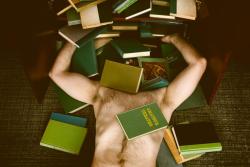 folkinz:  anttiericjoronen:  Vincent Minor   Two of my favorite things: hairy chests &amp; books.