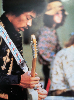 rocknrollhighskool:  It’s that man Hendrix again….