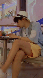 Requested By @sin-taehyung : Hobis Legs (cr)