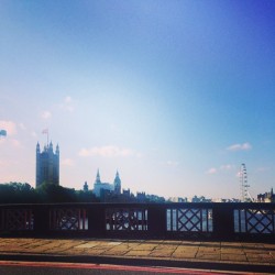 direct-news:  @harrystyles: It looks like you’re in Landan. 