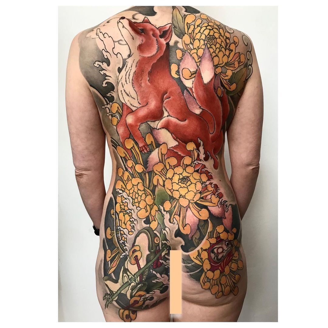 🦊🐸
Some fresh some healed.
Almost finished…
#fox #ninetailedfox #kitsune #kitsunetattoo #chrysanthemum #chrysanthemumtattoo #daruma #darumatattoo #backpiece #backpiecetattoo #irezumi #japanesetattoo #berlin #tattoo #tattooberlin #prenzlauerberg...