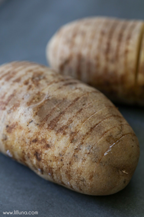 foodffs:  Cheesy Hasselback Potatoes Really nice recipes. Every hour. Show me what you cooked!