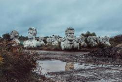 abandonedandurbex:Abandoned presidents heads in a rural Virginia field [5184x3456]