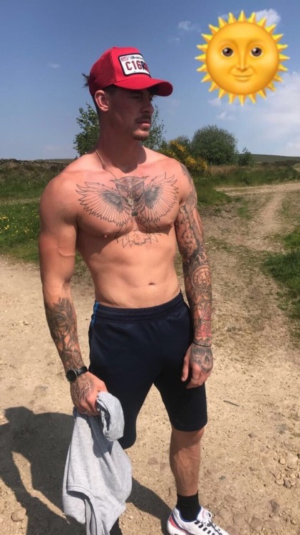 Sex txcwbysexy:  Big Brother Stud, Sam Chaloner! pictures