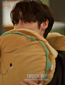Hueningkai :: Dingo Storys Lean On Me
