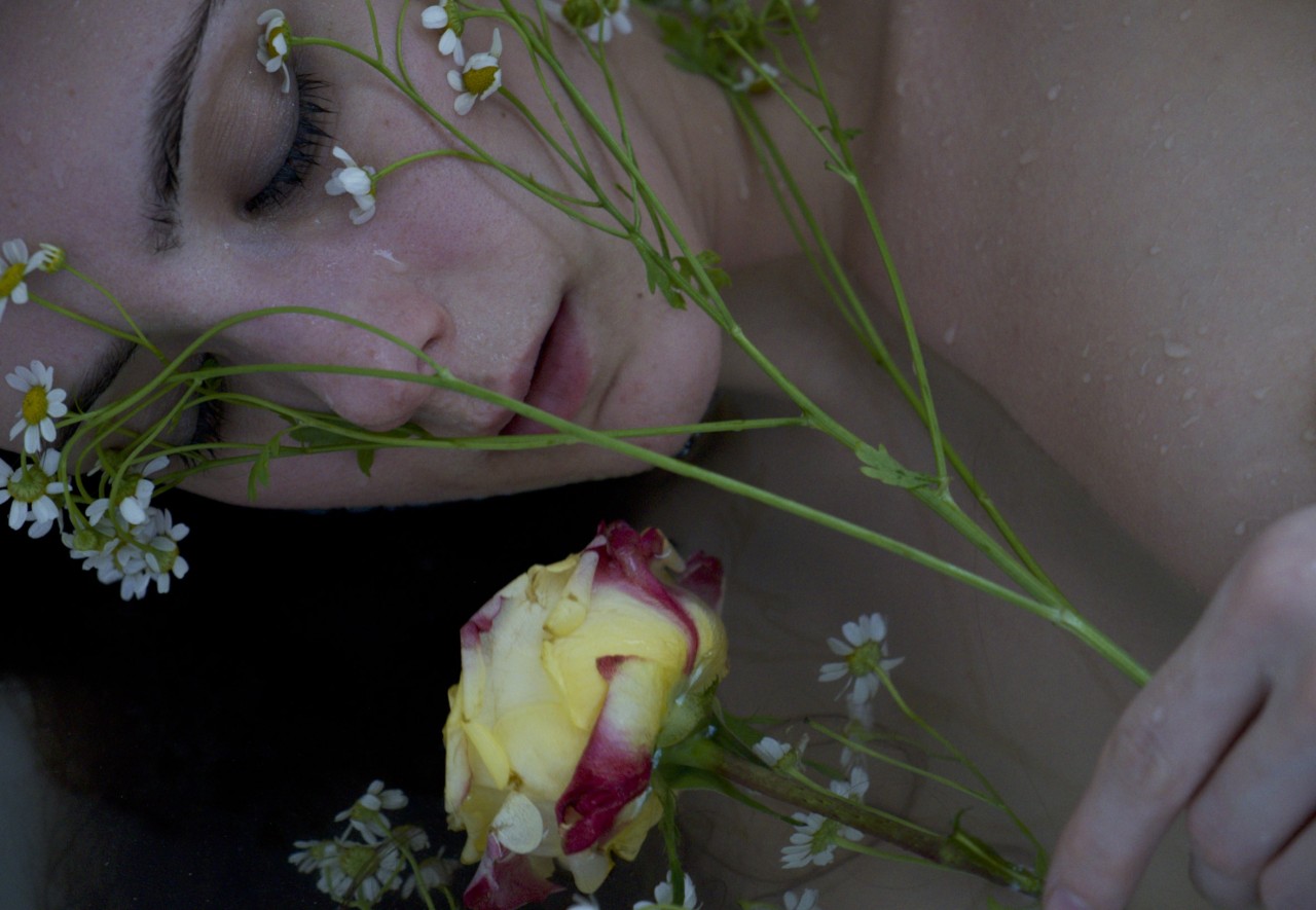 brookelynne:  roses &amp; camomile | self-portraits  •✧{ more here }✧•