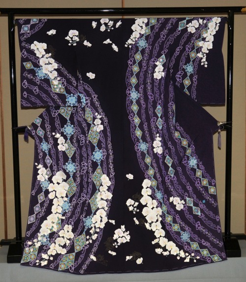 The 43rd Traditional Kaga-Yuzen Craft ExhibitionVisiting kimono “Kaleidoscope of Angels”