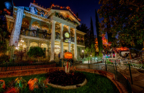 halloweenatdusk:Halloween time at Disneyland