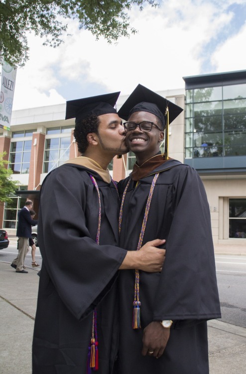 ayee-daria: 90sdefect: krb-appeal: My boyfriend and I graduated last month #blackout Ayyye S/O 