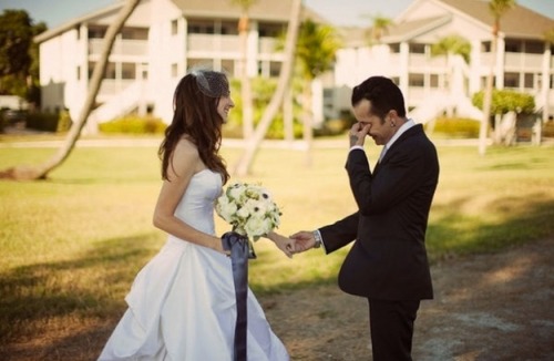 babyheroin:Grooms see their bride for the first time.