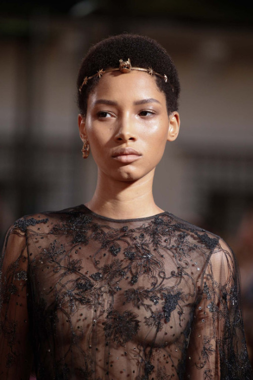 shadesofblackness:  Lineisy Montero for Valentino Fall 2015 Couture