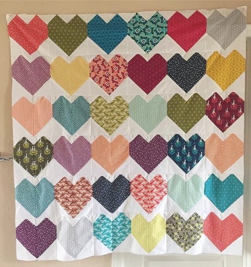Another adorable design for the books! ❤️❤️ Very memorable! #quiltsofinstagram Reposting @suzysewshe