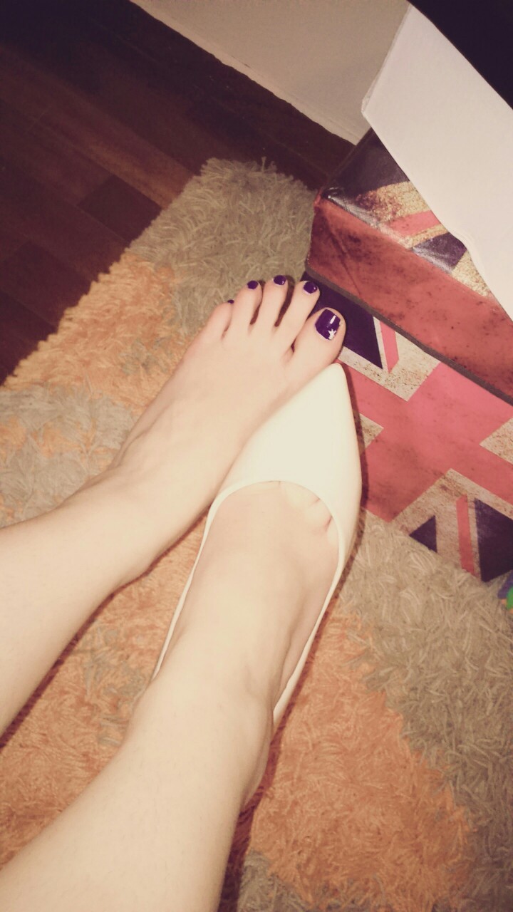 sundaysfeet:  spring is coming😚🌻🌸