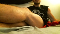 bigscruffyfeet:  You don’t want to get caught between these thighs. Cruuuush. 