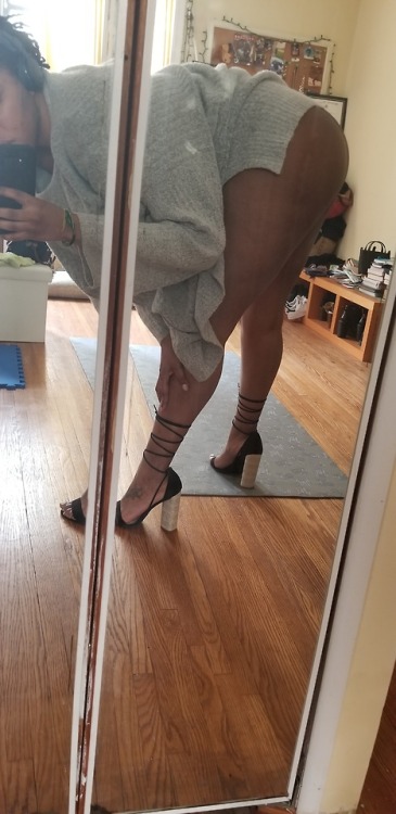 msnstybk: ass fat , shoes nice.