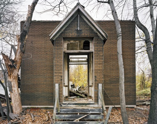wnycradiolab: Christopher Payne explored NYC’s weird, wonderful North Brother island and came away w