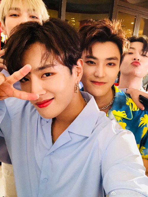 Li Wenhan (@UNINE_李汶翰) | 190726 weibo update