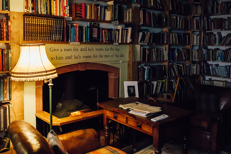 the-cozy-room:  autumncozy:  By Celeste Noche   ☼ coziest blog on tumblr ☼