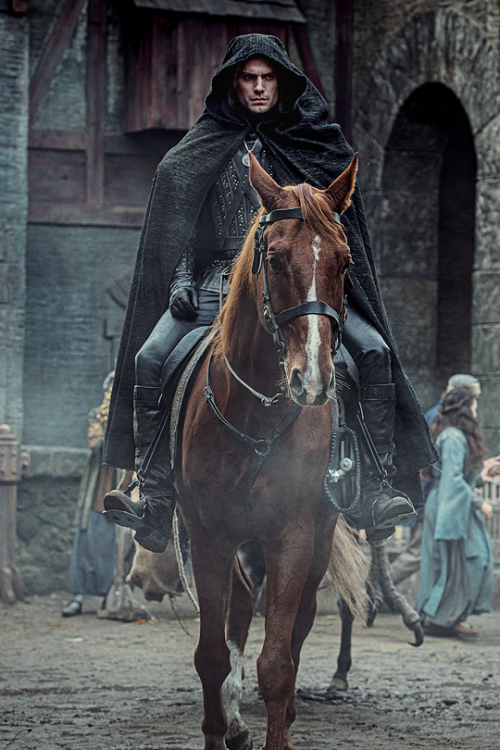 henrycavilledits:HENRY CAVILL as Geralt of Rivia in Netflix’s “The Witcher”