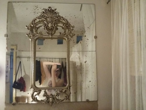 morganalefay: Found an old mirror in mum’s yoga school