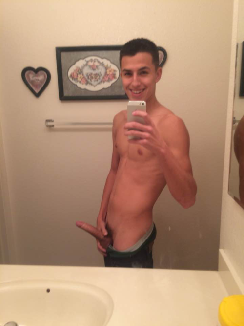 straightdudesexposed:  Stefan Stefan is a kinky guy who used to be my #1 boytoy. I literally broke down in rainbow tears when I accidentally lost all his vids hahah(1000 notes and I’ll post another set of his pics xx)