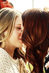 the-inspired-lesbian:  Love & Lesbians 🌈