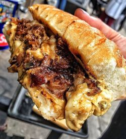 inbetweenbuns:Cheese steak