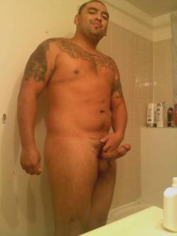 dallasltn35:  shakboysmen:  “Help me take care of this pee-hardon. I have a full bladder for you to drink.”  Pick me