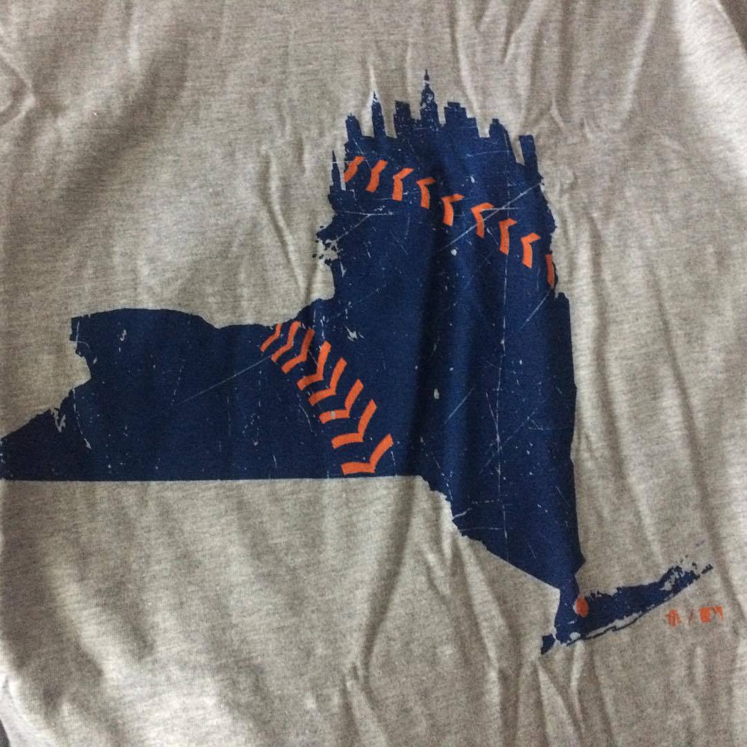 wilwheaton:
“johnrossbowie:
“ Insanely great tee from the good folks at @the7line. #LGM
”
The only downside to this shirt is that you can’t wear it in October. Ever.
”
😎