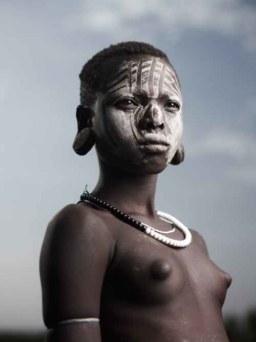 Ethiopian Mursi girl, by Joey L.