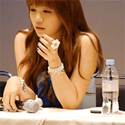 hyeriim:  eunji being cute at fansigns requested by anon