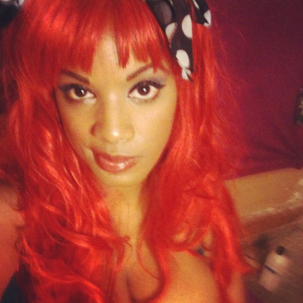 bettyblac:  Play with me now on Skin Video  She is awesome.. I hope to shoot with