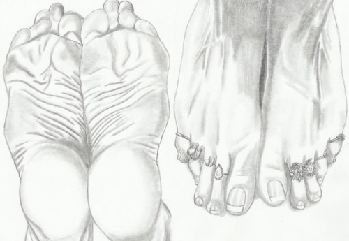 Loving the gorgeous fan art from @artistlife93 Good choice of the French pedicure with the toe rings