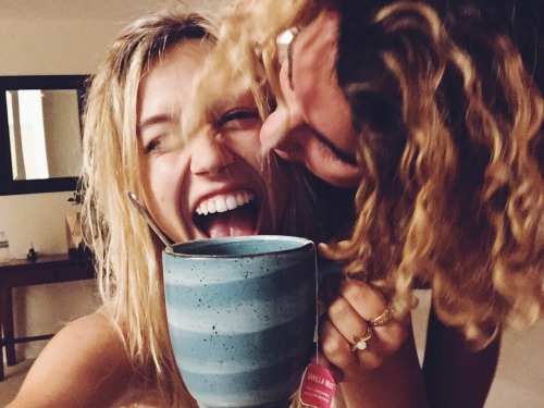 alexisreneg:  Sun day fun day 👅⚡️  alexisreneg