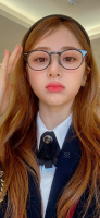 kpop-locks:꒰ ˀˀ ↷ yunjin ; simple “♡ᵎ ꒱like/reblog | @dive2feardon’t