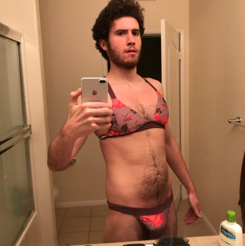 Brandon Calvillo Leaked Nude And Sexy Photos Source: gay-male-celebs.com 