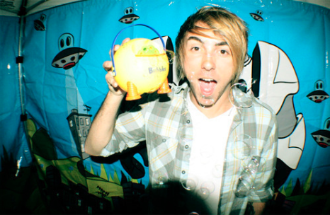 bring-me-alex-gaskarth:  Blonde Alex is my favourite Alex  look at this lil blonde