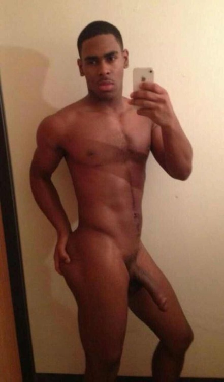 iloveazz89:  iloveazz89.tumblr.com   To submit ass pics send them to KIK : topjerzee.