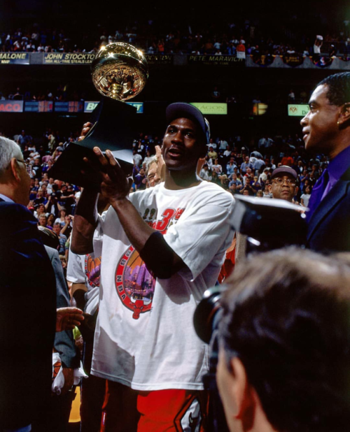 bigfou: The  Yes MJ is better than LJ.