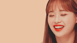yoojung: gif battle vs @choerrys ♡ @gowonsgf ♡ @mihyon ♡ @somjins ♡ @yuqi-sweek six: loona + favouri
