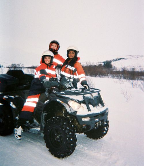 sensiblethingtodo: taylorrooks: Iceland with friends, on film.