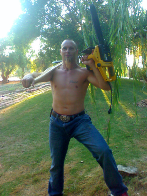 ngrboy4whttops:  He’s obviously handy with tools. i can’t wait to show Him how handy i can be with His tool.  Hot