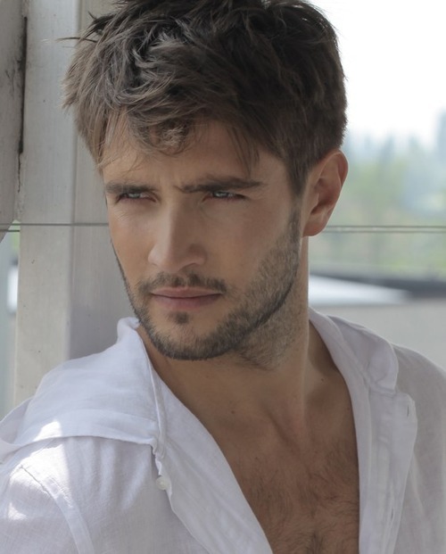 eclettichevisioni:  Alex Belli | scruff