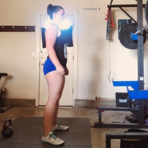 Do what’s effective, not what’s easy. #squats #overheadpress #workout #wod #crossfitwod 