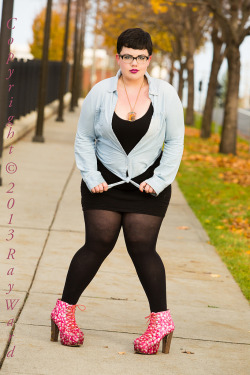 emilieaudrey:  lubiniki:  femme-megababe:  chubbycartwheels:  queenfattyoftherollpalace:  justabebopbaby:  emilieaudrey:  I asked my photographer to take a few simple fashion shots of me in my beautiful city :)  I love being in Spokane, the northwest