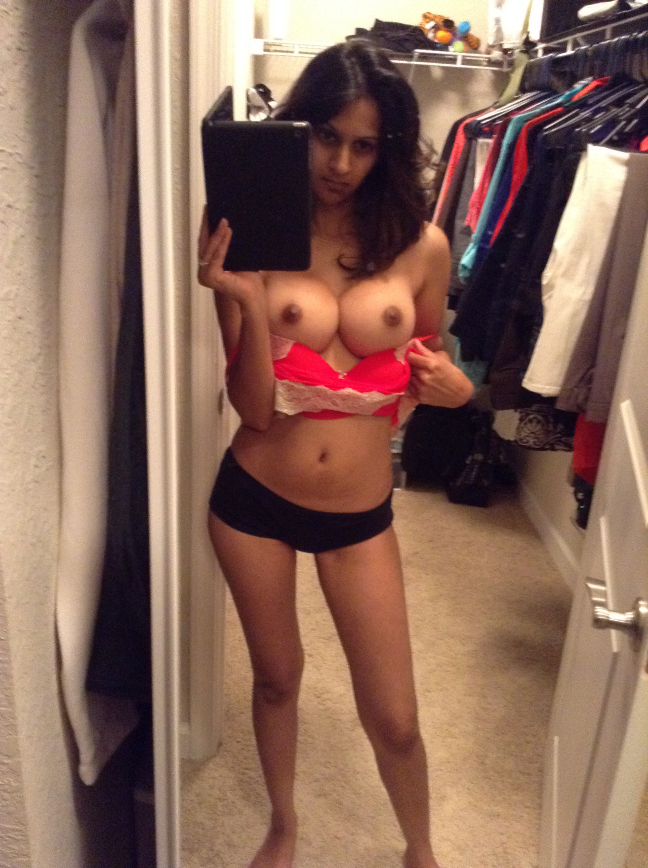 londonsdirtiest:  http://LondonsDirtiest.tumblr.com