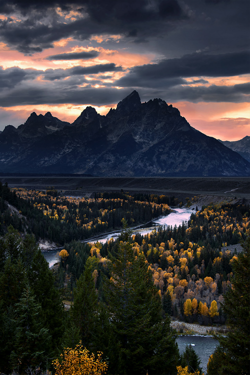 expressions-of-nature:  Icon / Snake River Overlook, Grand Tetons by: Dave McEllistrum 