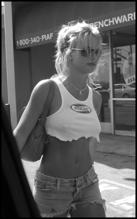 lostpolaroids:Britney Spears in Venice Beach, Los Angeles; July 31, 2002